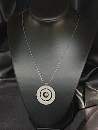 Chaine pendentif rond blanc