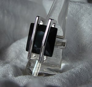 Bague onyx carr&eacute;