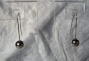 Boucle d'oreille boule pendante