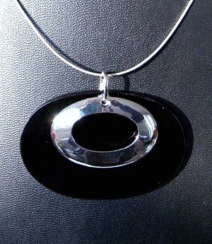 Pendentif ovale