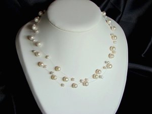 Collier illusion perles blanches