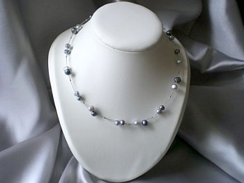 Collier c&acirc;ble gris