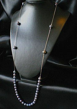 Collier long perles de culture noires paons
